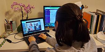 student participating in online class
